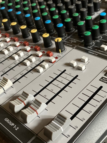 Soundcraft signature mtk - soundcraft,